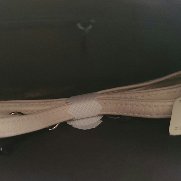 NWT Gray/Cream Crossboddy/Larger Wristlet - 8" x 10" - Picture 8 of 9